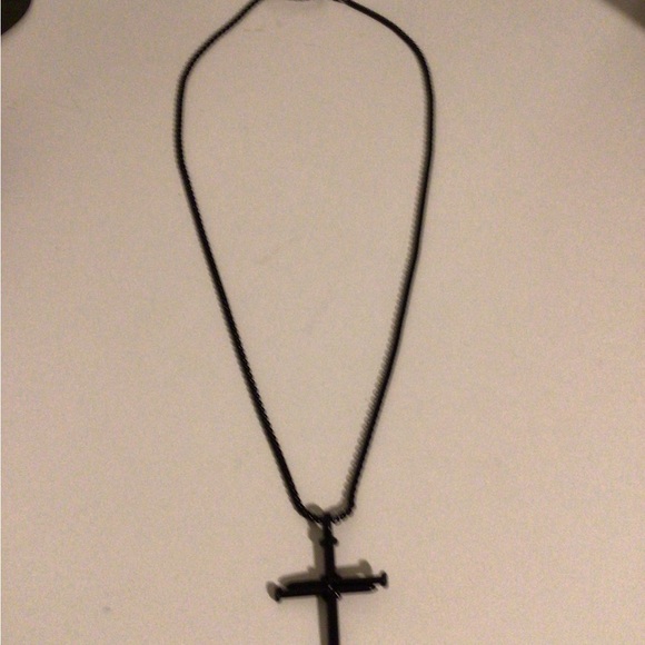 Necklace with nail cross pendant. Unisex. - Picture 3 of 6